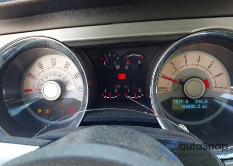 2010 Ford Mustang V6/V6 Premium z USA, uszkodzony, nr VIN 1ZVBP8EN3A5174136